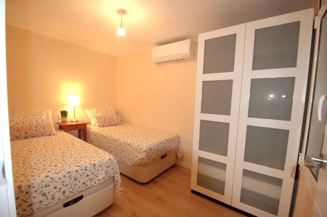 Ramblas Rentals Central Duplex 4Br Terrace Pool Table & Ping Pong バルセロナ アパート