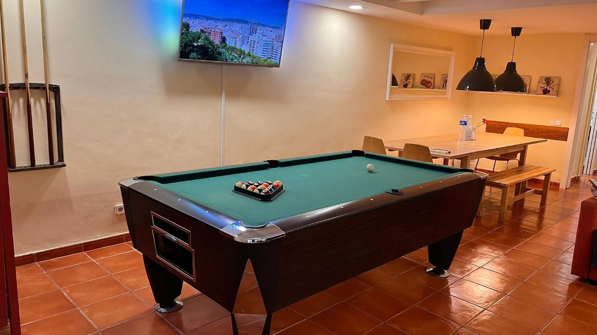 Ramblas Rentals Central Duplex 4Br Terrace Pool Table & Ping Pong バルセロナ